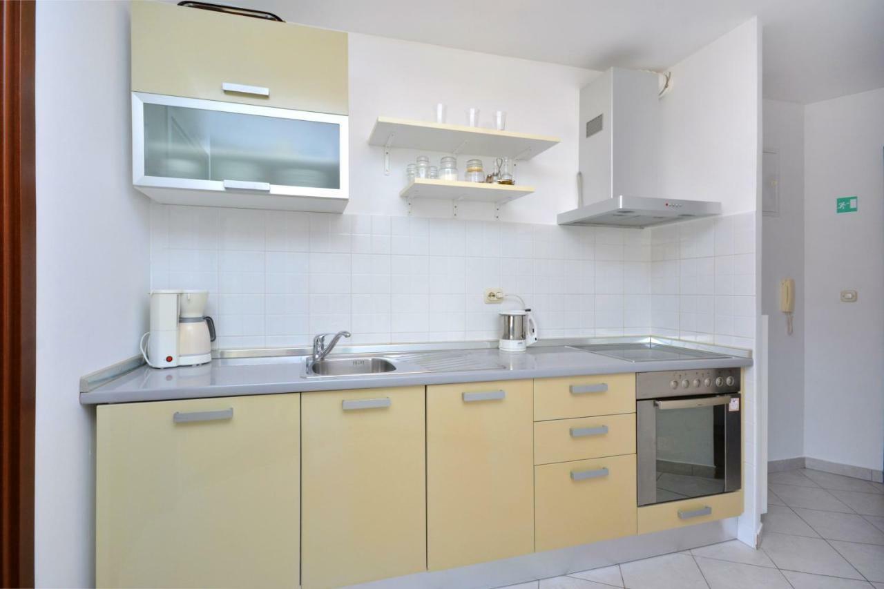 Apartment Znjan Split Exterior photo